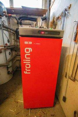 Holzscheitheizung Fröling