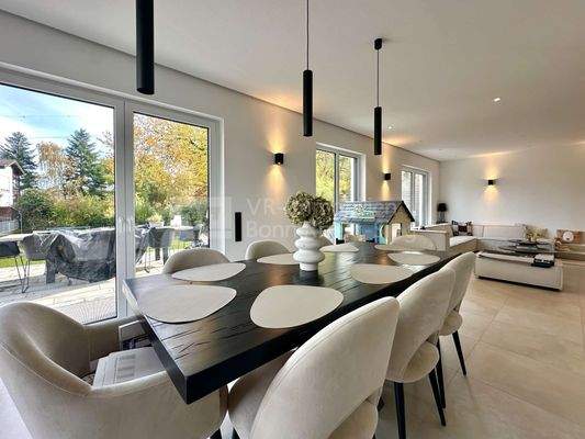 Essbereich und Wohnzimmer