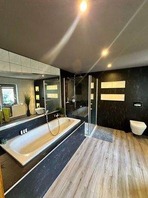 Bad mit Wanne:DU:WC.jpeg