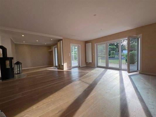 großzügig hell und lichtdurchflutet