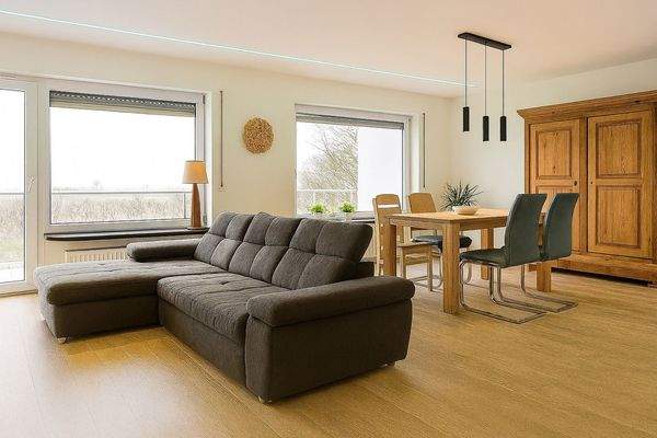 Wohn-Essbereich mit Kamin