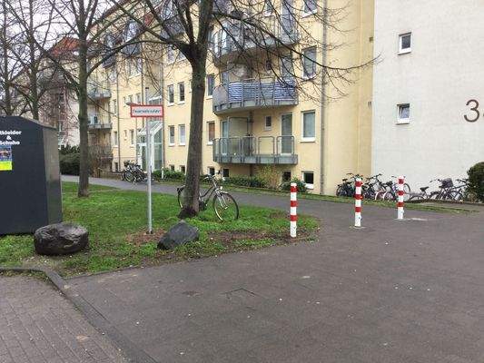 Wohnanlage mit Fahrrädern