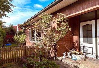 Vorderansicht mit Eingangsbereich