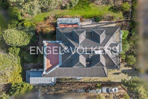 Die Dachansicht der Villa