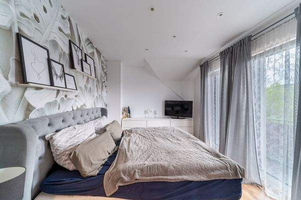 Schlafzimmer mit Loggia