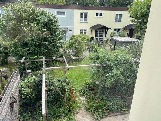 Garten Sicht aus Zimmer 2 OG