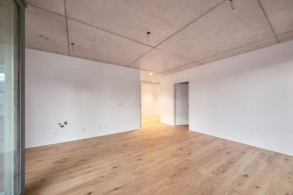 Wohnküche mit Blick zum Zimmer und Flur - HERDERGÄRTEN 1.2.5