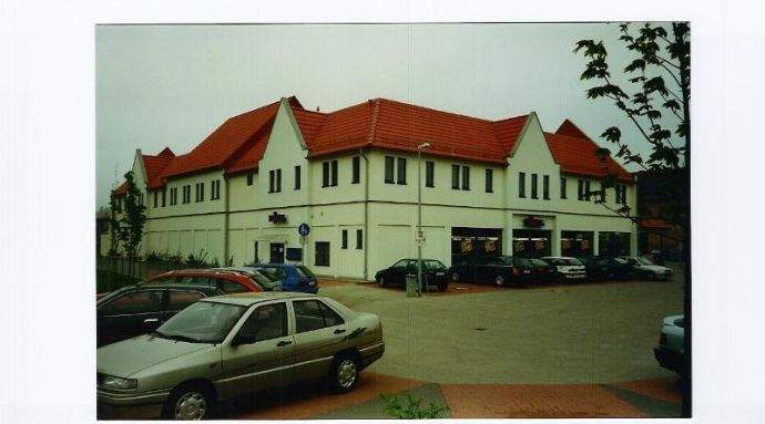 Büro- Praxishaus über SB-Markt