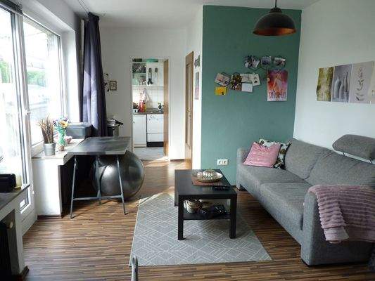 Wohn-/Schlafraum mit Blick zur Küche