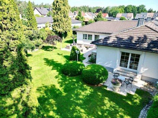 Einfamilienhaus mit traumhaften Garten