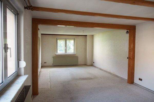 Großes Wohnzimmer im OG