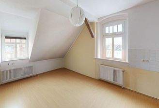 6-Meinerstrae-Bedroom-Defurnished 4