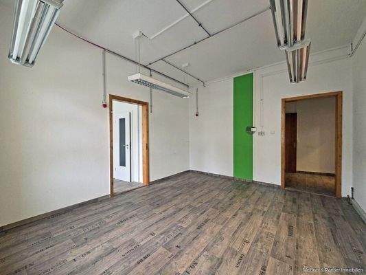 Büro und Werkstattbereich