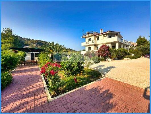 c8051cb7bd524ceab3bb3e8c3ab6a138-original