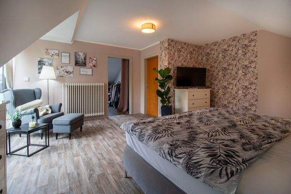 Zimmer 2 OG / Ankleideraum