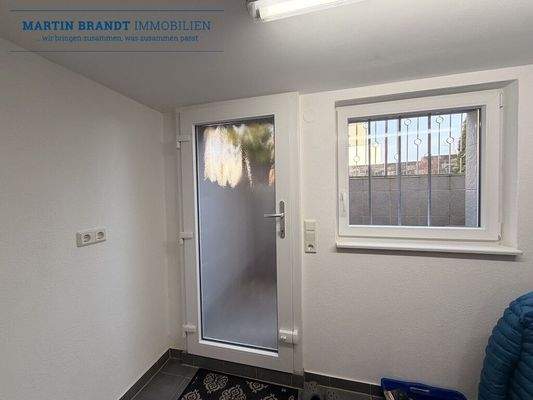 Keller Nr. 4 Ausgang mit VSG Sicherheitsglas