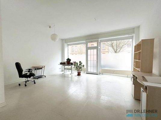 Gewerbeeinheit EG links