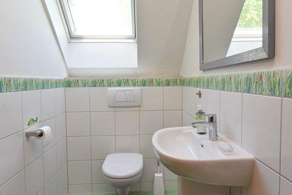 Gäste WC mit Fenster 