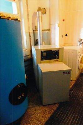 Heizungsraum mit Waschmaschine