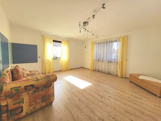 Souterrain Wohnzimmer (Wohnküche möglich)