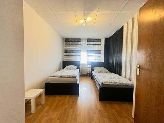 Schlafzimmer (2. OG links)