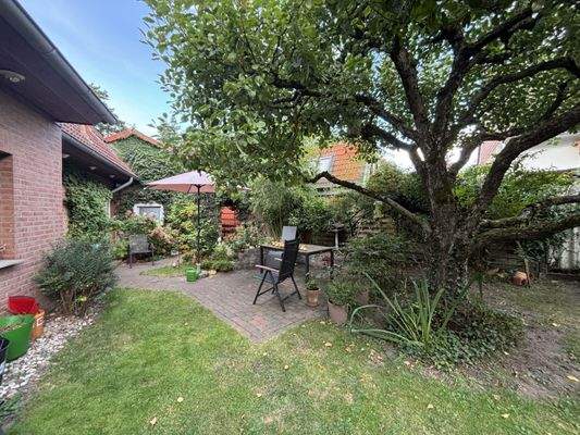 Freisitz neben dem Haus