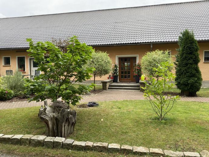 Aufwendig saniertes Einfamilienhaus im Bungalowstil, Wald- und Seenähe, POOL und Gewerbeeinheit