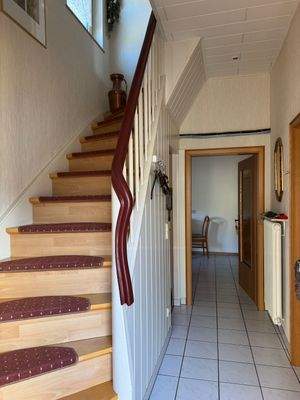 Flur EG I Treppenaufgang OG