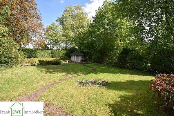 Garten, Einfamilienhaus mit Garage zum Kauf in Düsseldorf Urdenbach, Frank Ewe Immobilienmakler Düsseldorf Hassels