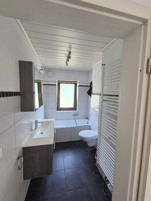 Badezimmer EG mit Wanne