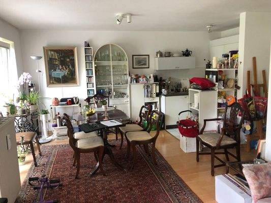 Wohnzimmer mit offener Küche.jpeg