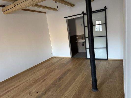 Großes Zimmer EG (zum Bad)