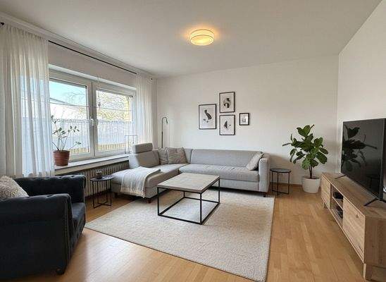 Wohnzimmer virtuell möbeliert 