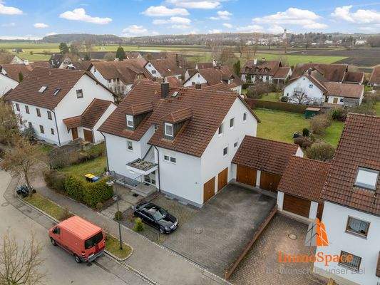 Blick auf das Mehrfamilienhaus