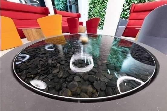 Eingang mit Wasserspiel