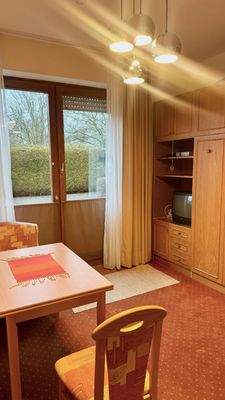 Wohn-/Ess-/Schlafbereich