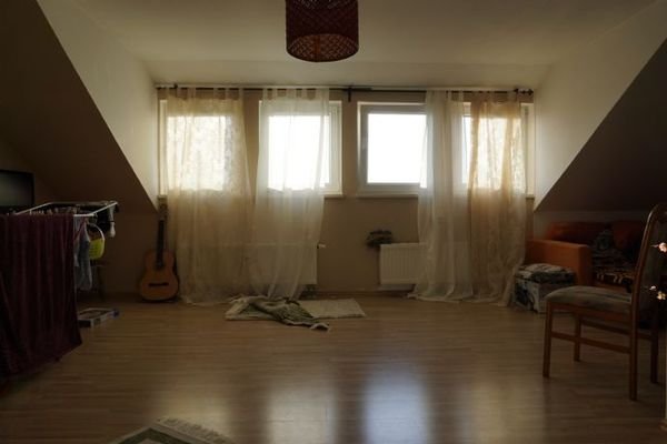 Wohnzimmer (straßenseitig)