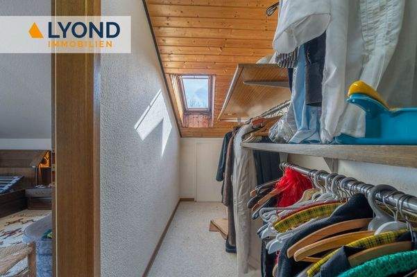 LYD 3692 - 29 Ankleidezimmer