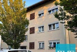 Hausansicht. Straßenseite