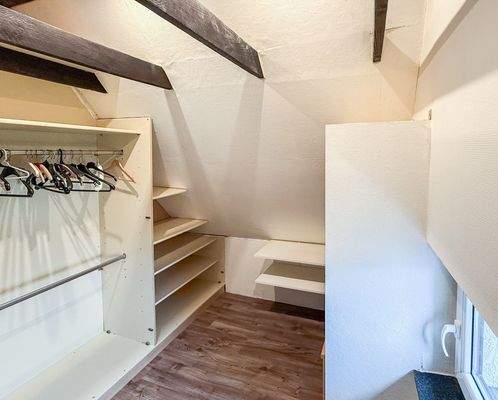 Begehbarer Kleiderschrank