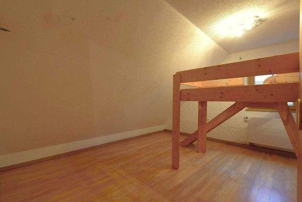 2.OG: 2. Kinderzimmer  DSC.JPG