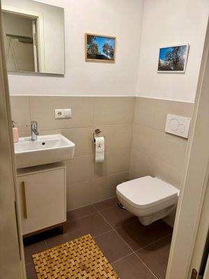 Modernes Gäste-WC.jpg