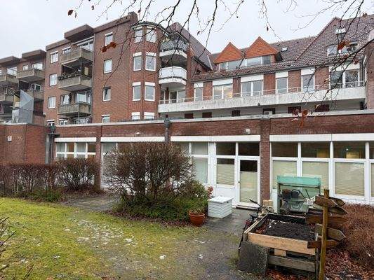 Eigene Terrasse mit Gartenbereich