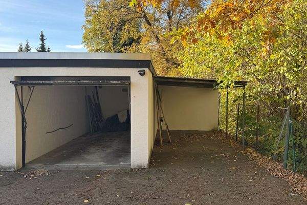 Garage und Carport