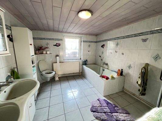 großes Bad im EG.jpg