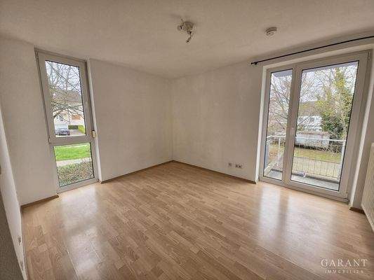 Wohn und Schlafzimmer Ansicht 1