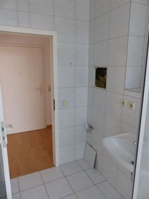 Bad zur Wohnungseingangstür