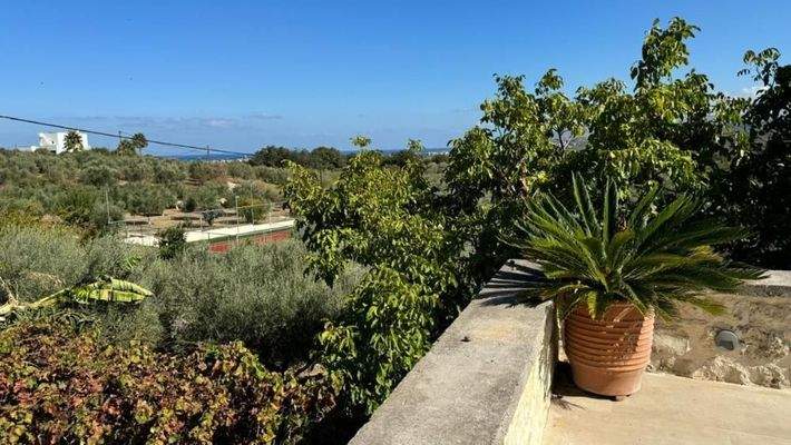 Kreta, Kournas: Malerisches Steinhaus mit bezauberndem See- und Meerblick zu verkaufen