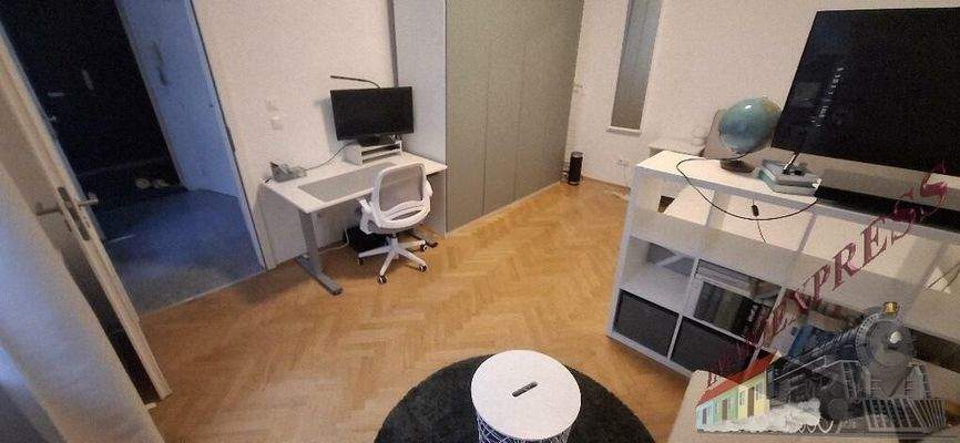 20251205_085753_resized