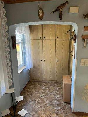 04_Eingangsbereich3.jpg – Vorraum mit Holzdecke un